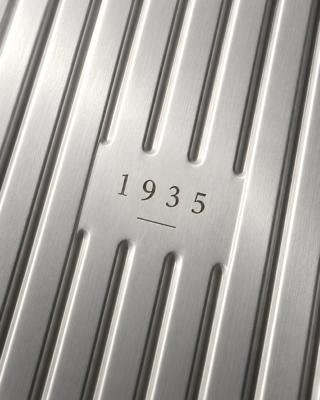 1935 H1 Silver Trunk™ — Grand 26”